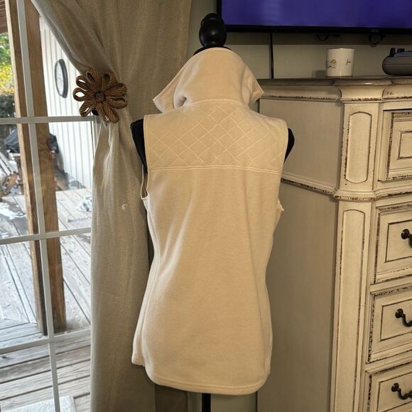 Chaps Ivory fleece quilted vest- excellent condition size small - Picture 4 of 10
